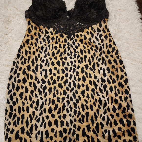 VINTAGE VICTORIAS SECRET 2ND SKIN ANIMAL PRINT MIRACLE BRA DRESS/SLIP 36C - Picture 2 of 16